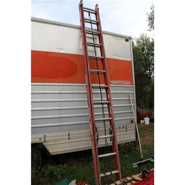 Louisville Model FE3224 24' step ladder