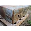 Image 4 : Steel fuel tank 28"h x 13"d x 38"w