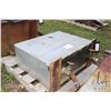 Image 1 : Aluminum fuel tank, 26"h x 33"w x 14"d