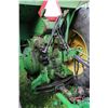 Image 17 : John Deere 4020 tractor, fitted with cab. and 158 loader with bucket. Showing 7966.7 hours. Running 