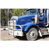 Image 2 : 2003 Kenworth T800 Class 8 conventional truck with sleeper. Running and operating unit, showing 7673