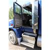 Image 6 : 2003 Kenworth T800 Class 8 conventional truck with sleeper. Running and operating unit, showing 7673