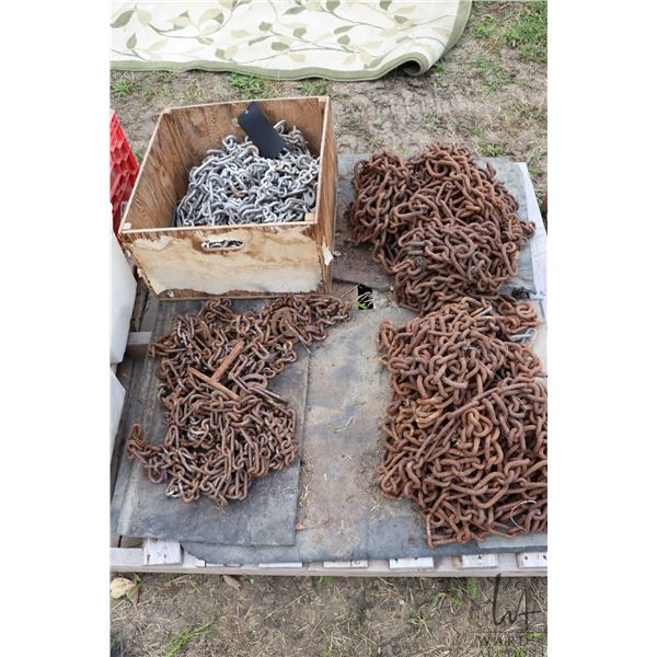 Selection of unidentified tire chains