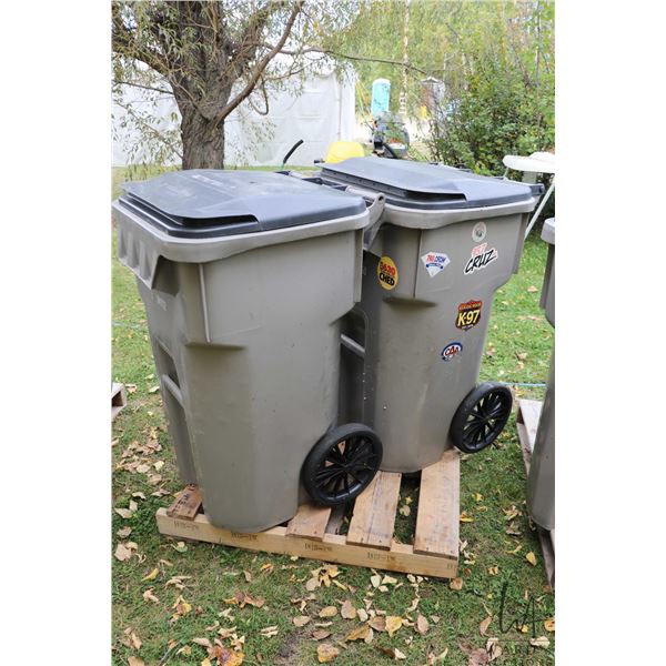 Lot of two rolling garbage cans