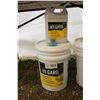 Image 1 : Three quarters filled 18.9 ltr. pail of Hy-Gard hydraulic oil plus a full 3.78 ltr.