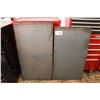 Image 1 : Two sheets of metal plate