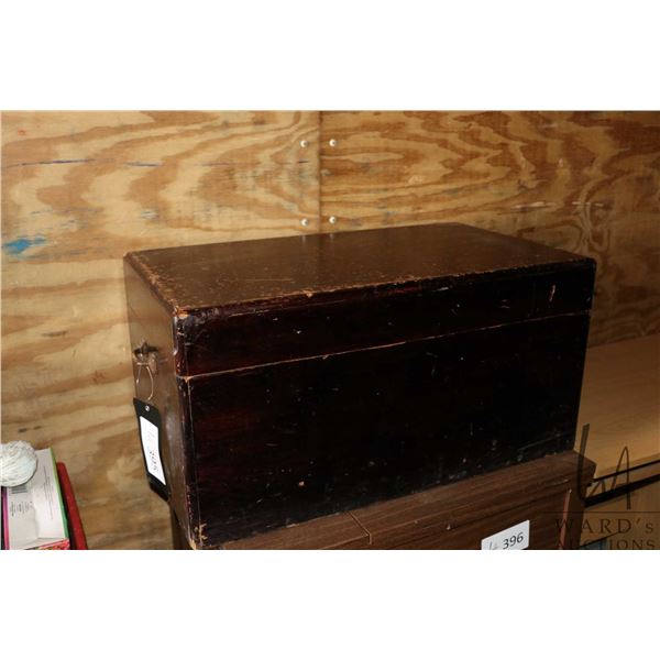 Vintage flip lid box