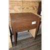 Image 1 : Sewing machine cabinet