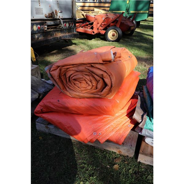 Two insulated tarps.
