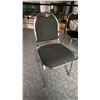Image 3 : 3' ROUND CHROME CHECKER TOP BISTRO TABLE WITH 4 STACKING EVENT CHAIRS