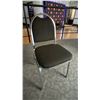 Image 3 : 3' ROUND CHROME CHECKER TOP BISTRO TABLE WITH 4 STACKING EVENT CHAIRS