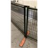 Image 5 : APPROX 12 MODU-LOC TEMPORARY FENCING PANELS - EACH PANEL MEASURES 10' X 3.5'