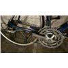 Image 3 : CANNONDALE R400 ROAD BIKE