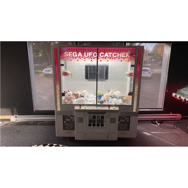SEGA UFO CATCHER COIN OPERATED TOY CLAW MACHINE WITH ASSORTED STUFFED TOY CONTENTS