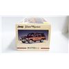 Image 6 : AUTO ART 1:18 DIECAST JEEP WAGONEER W BOX