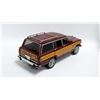 Image 9 : AUTO ART 1:18 DIECAST JEEP WAGONEER W BOX
