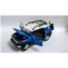 Image 10 : AUTO ART 1:18 DIECAST TOYOTA FJ CRUISER