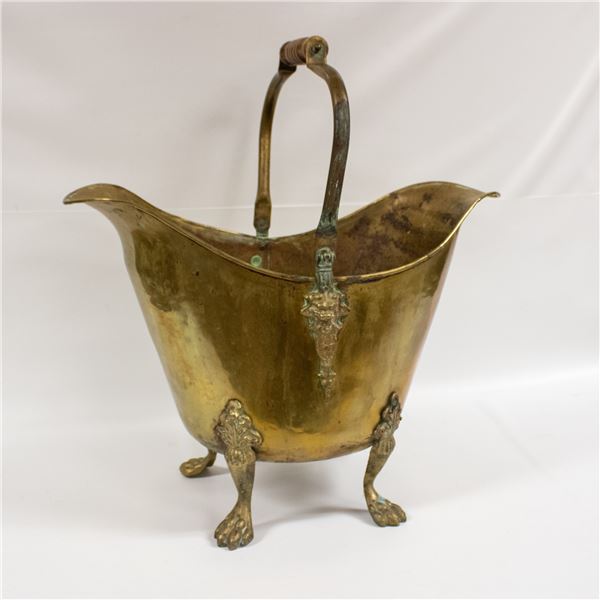 ESTATE ANTIQUE BRASS CLAW FOOTED LION-