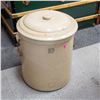Image 1 : 10 GALLON CROCK WITH LID