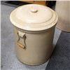 Image 2 : 10 GALLON CROCK WITH LID