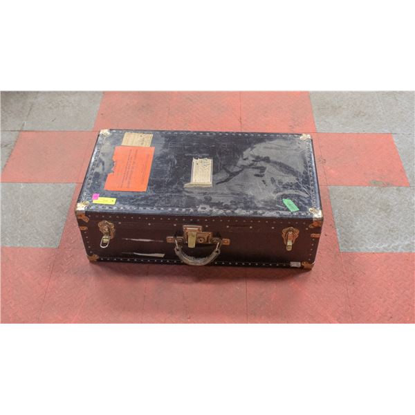 VINTAGE STEAMER TRUNK BLACK STUDDED TRUNK