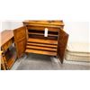 Image 5 : ANTIQUE RIDPATH JACOBEAN REVIVAL CARVED OAK COURT