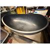 Image 6 : Black Modern Wave-Shaped Freestanding Bathtub 70.5" x 44" x 20"H