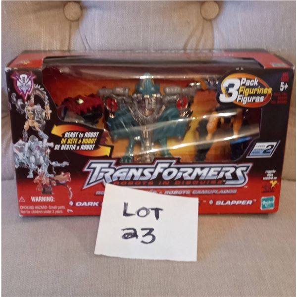 Transformers: Robots in Disguise (2001) Predacon Field Squadron Mega 3-Pack,