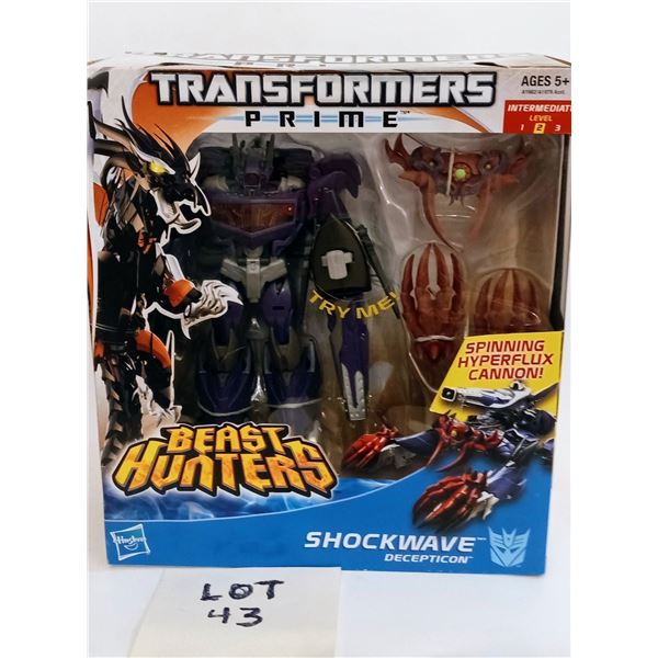 Hasbro Transformers Prime: Beast Hunters Voyager Class Shockwave action