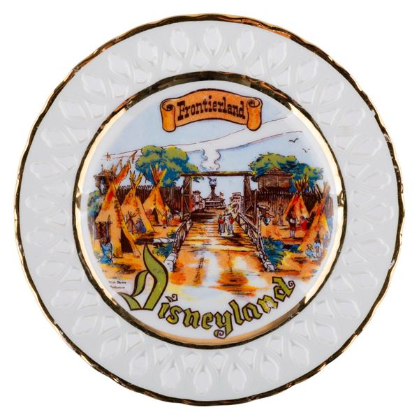 An Eleanore Welborn Frontierland Lace Plate.