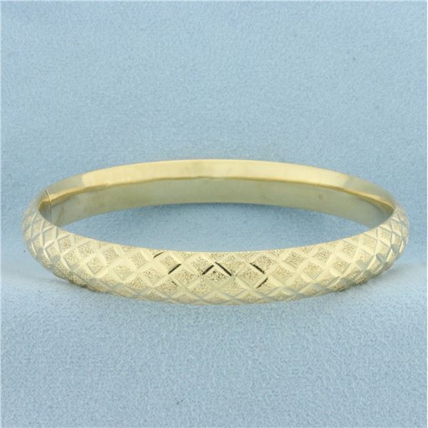 Diamond Cut Sandblast Hinged Bangle Bracelet in 14k Yellow Gold