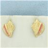 Image 1 : Enamel Conch Shell Earrings in 14k Yellow Gold