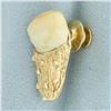 Image 2 : Vintage Large Animal Tooth Pin in 10k Yellow Gold