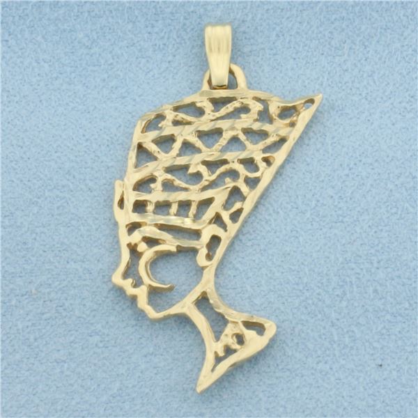 Nefertiti Cutout Pendant in 14k Yellow Gold