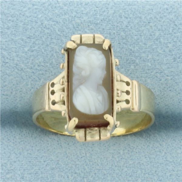 Vintage Carved Cameo Ring in 14k Yellow Gold
