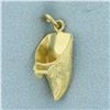 Image 1 : Vintage Clog Shoe Charm in 18k Yellow Gold