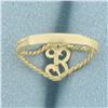 Image 4 : B Initial Ring in 14k Yellow Gold