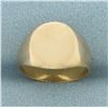 Image 1 : Oval Signet Ring in 18k Yellow Gold