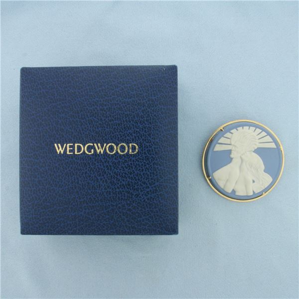 Vintage Wedgewood Jasperware Sun and Night Pendant or Brooch in 14k Yellow Gold
