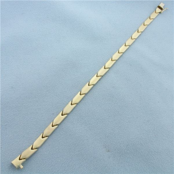Chevron Link Bracelet in 14k Yellow Gold