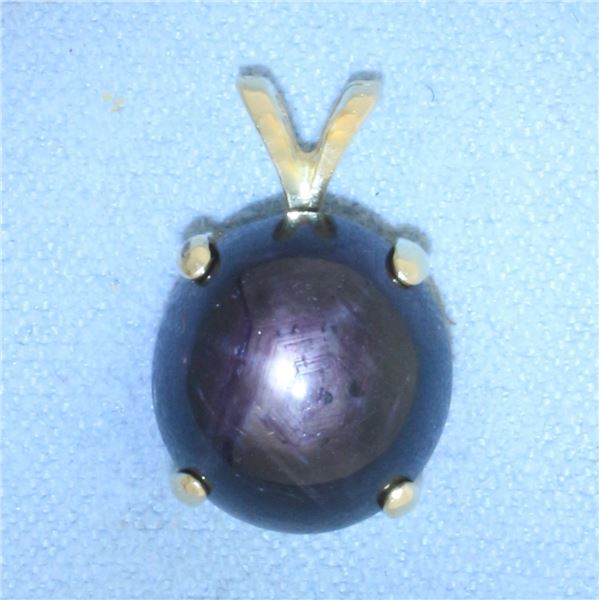 Star Sapphire Pendant in 14K Yellow Gold