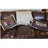 Image 1 : Decorative Wildlife Cozy Lot