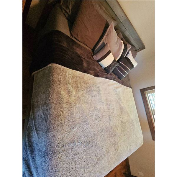 Complete King Bedding Set