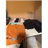 Image 4 : Linens, Towels, and Bedding Lot