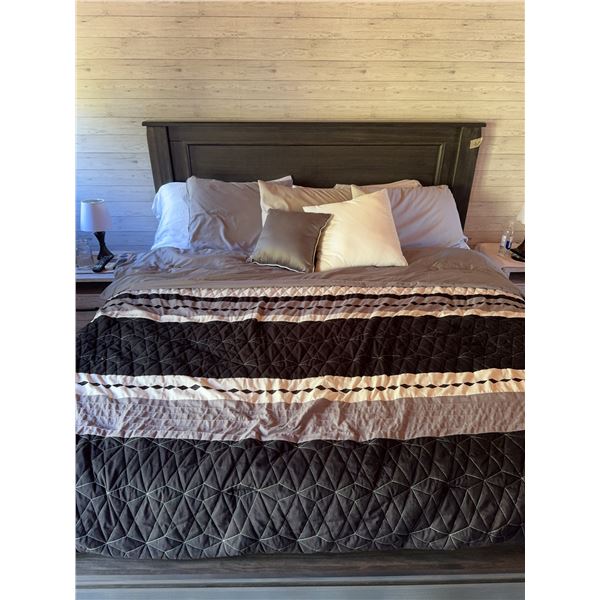 King Bedding Set Like New