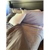 Image 4 : King Bedding Set Like New