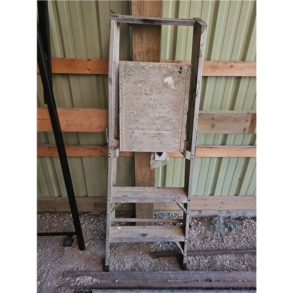 Featherlite Aluminum Folding Step Ladder