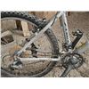 Image 3 : Jamis Eureka Sport Mountain Bike Grey 21-Speed Shimano Equipped