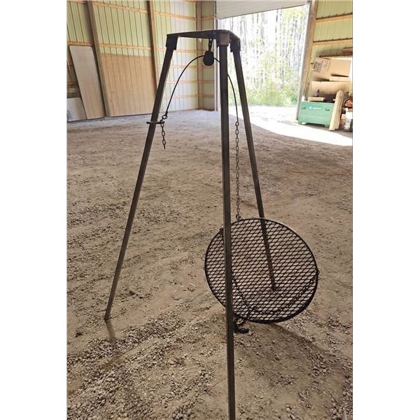 Adjustable Steel Tripod Grill with Hanging Grate