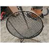 Image 2 : Adjustable Steel Tripod Grill with Hanging Grate